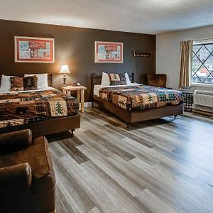 Standard Double Room Two Queen Beds